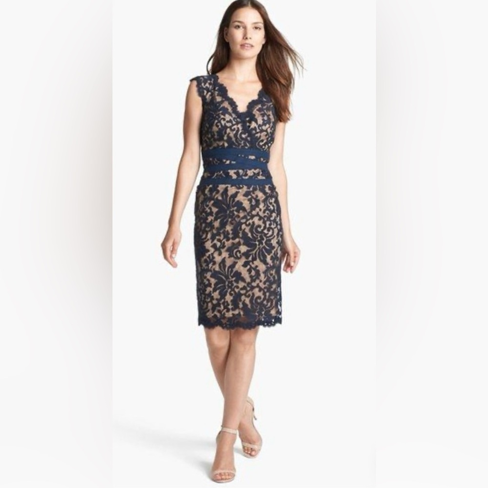 Tadashi Shoji lace over nude lining navy scalloped dress size 8